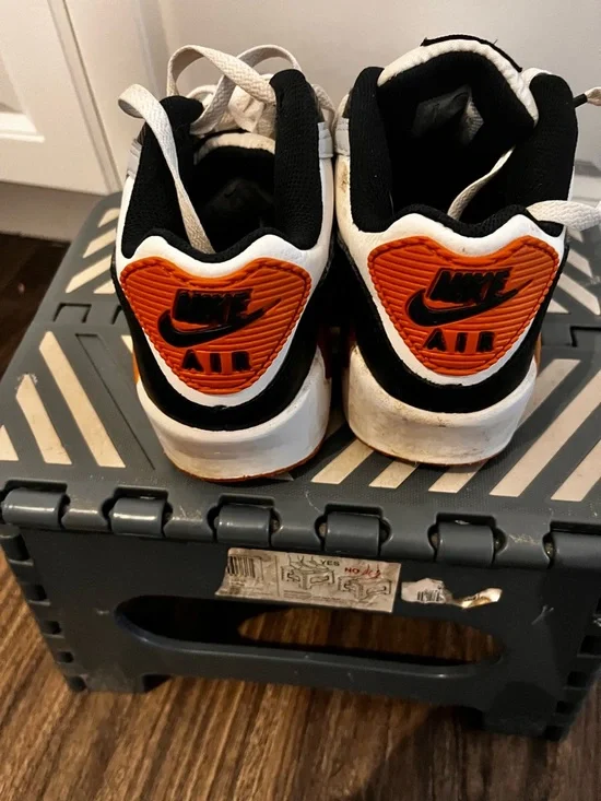 Excellent Condition Air max 90 - Picture 6 of 10